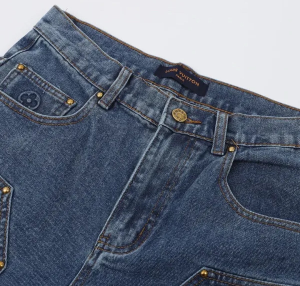 Louis Vuitton Denim Shorts - Imagen 3