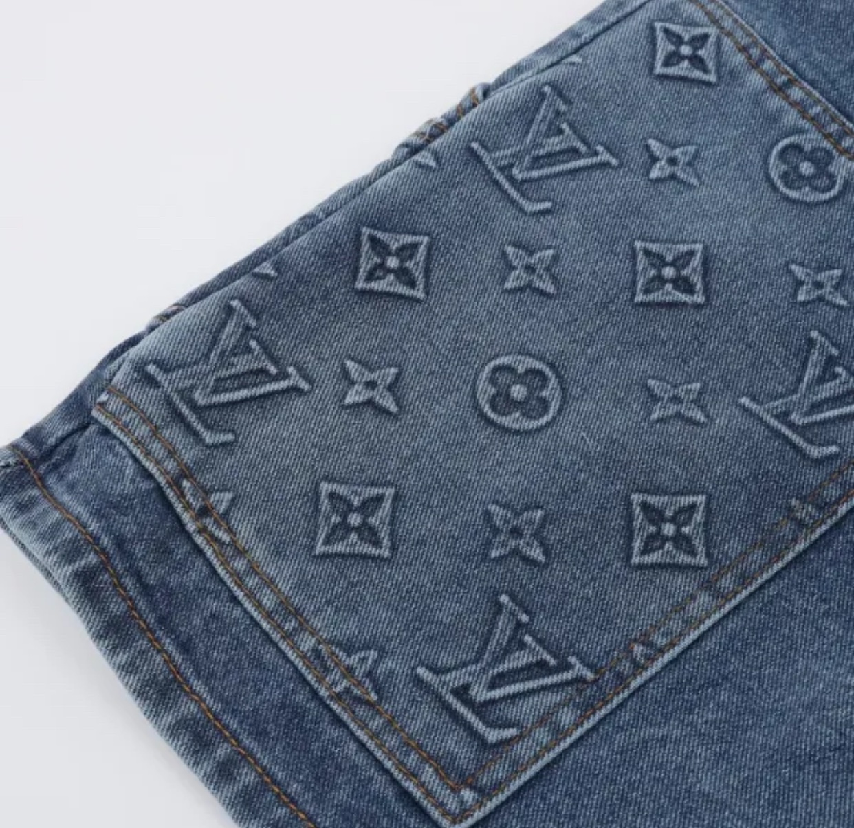 Louis Vuitton Denim Shorts - Imagen 5